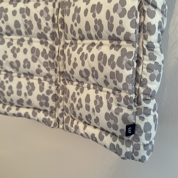 GAP Cold Control Quilted Vest Leopard Print with High Collar girls size L - Picture 7 of 7